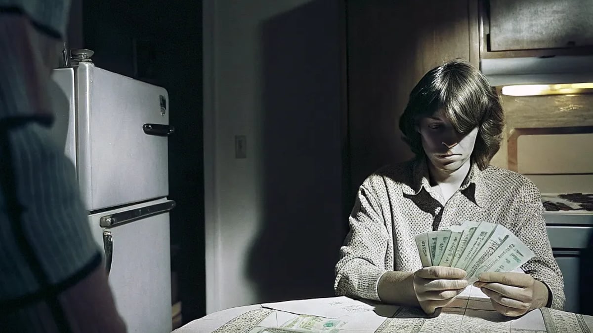 Living with $10 Left Before Payday: My Story